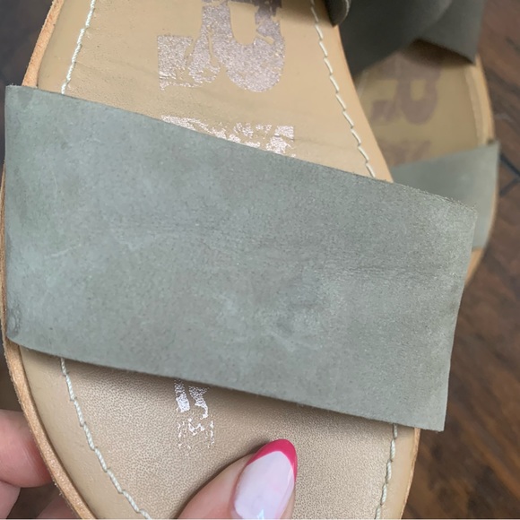 Sorel - Women's Ella Sandal, Leather Sandal with Stretch Straps, Sage green 8.5 - Picture 8 of 10